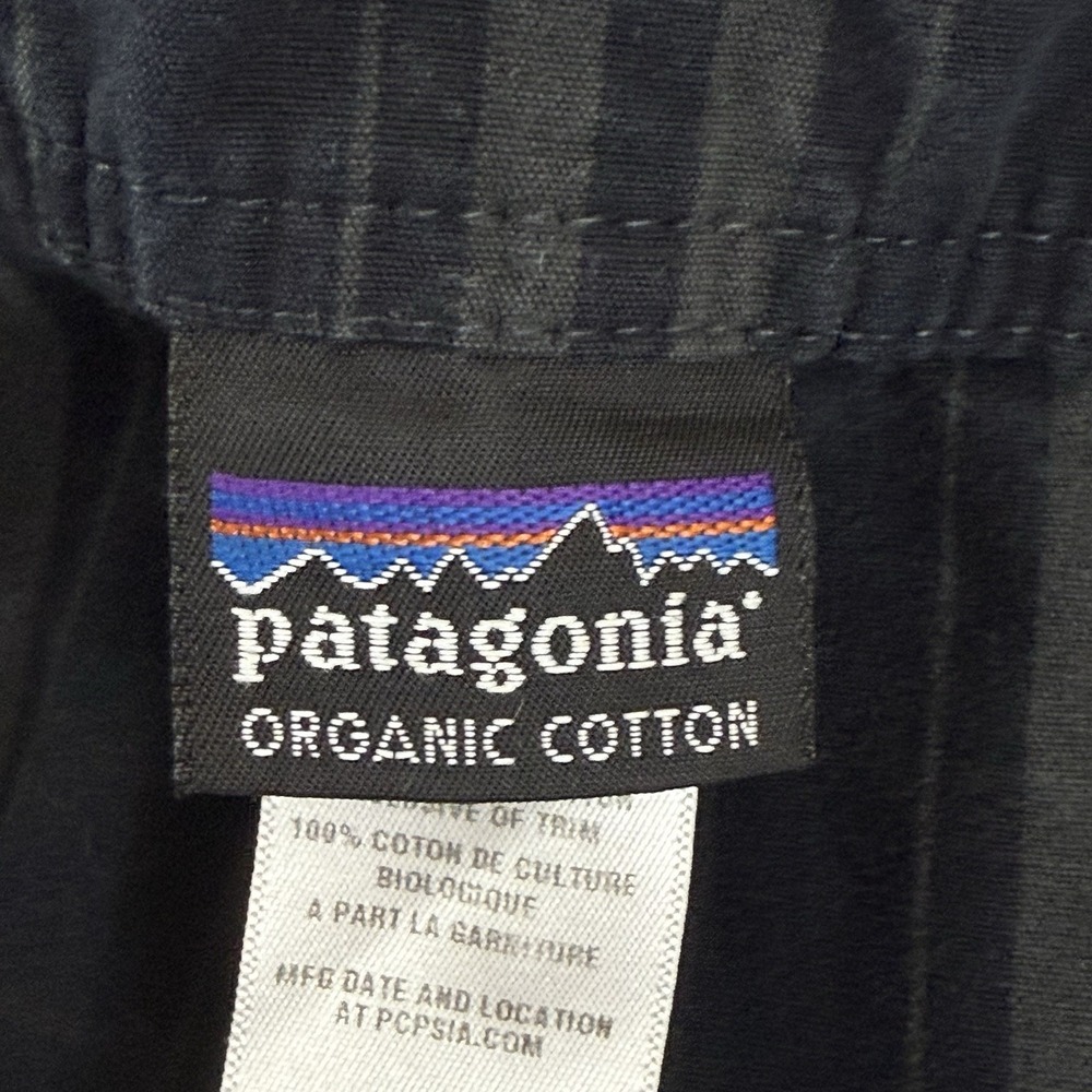 Patagonia Organic Cotton Shorts Men's 36 Black Striped Cargo Pockets - Picture 8 of 8